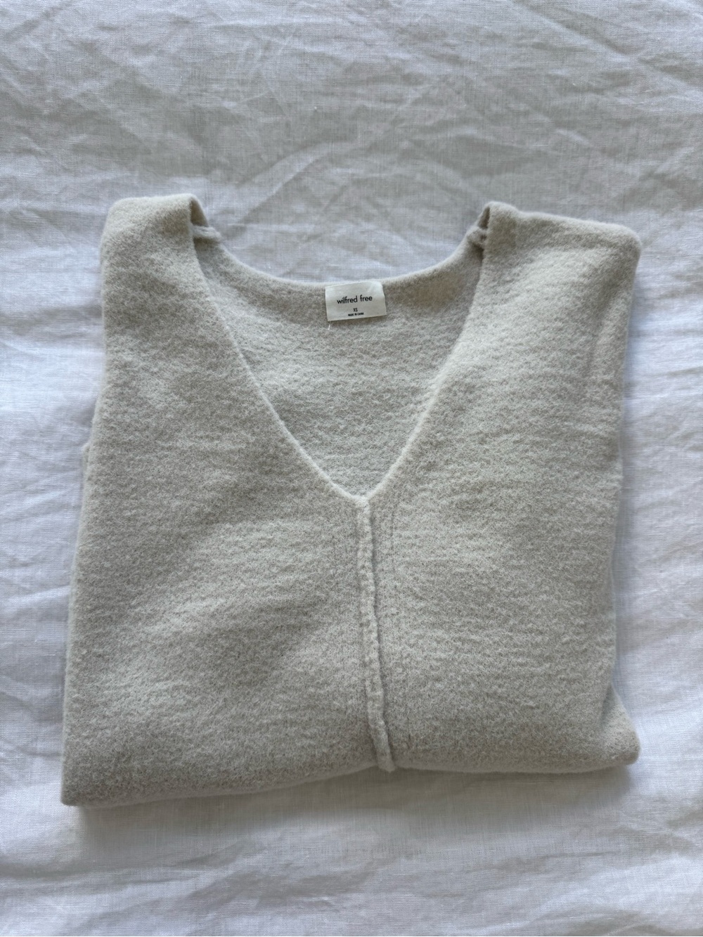 Aritzia Cream V-Neck Textured Knit Sweater